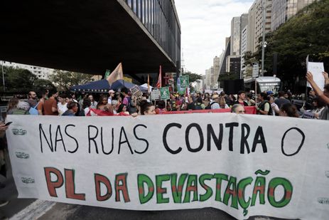 São Paulo (SP), 07/06/2025. Ato do Greenpeace no MASP contra o PL 2159. Foto: Paulo Pinto/Agência Brasil