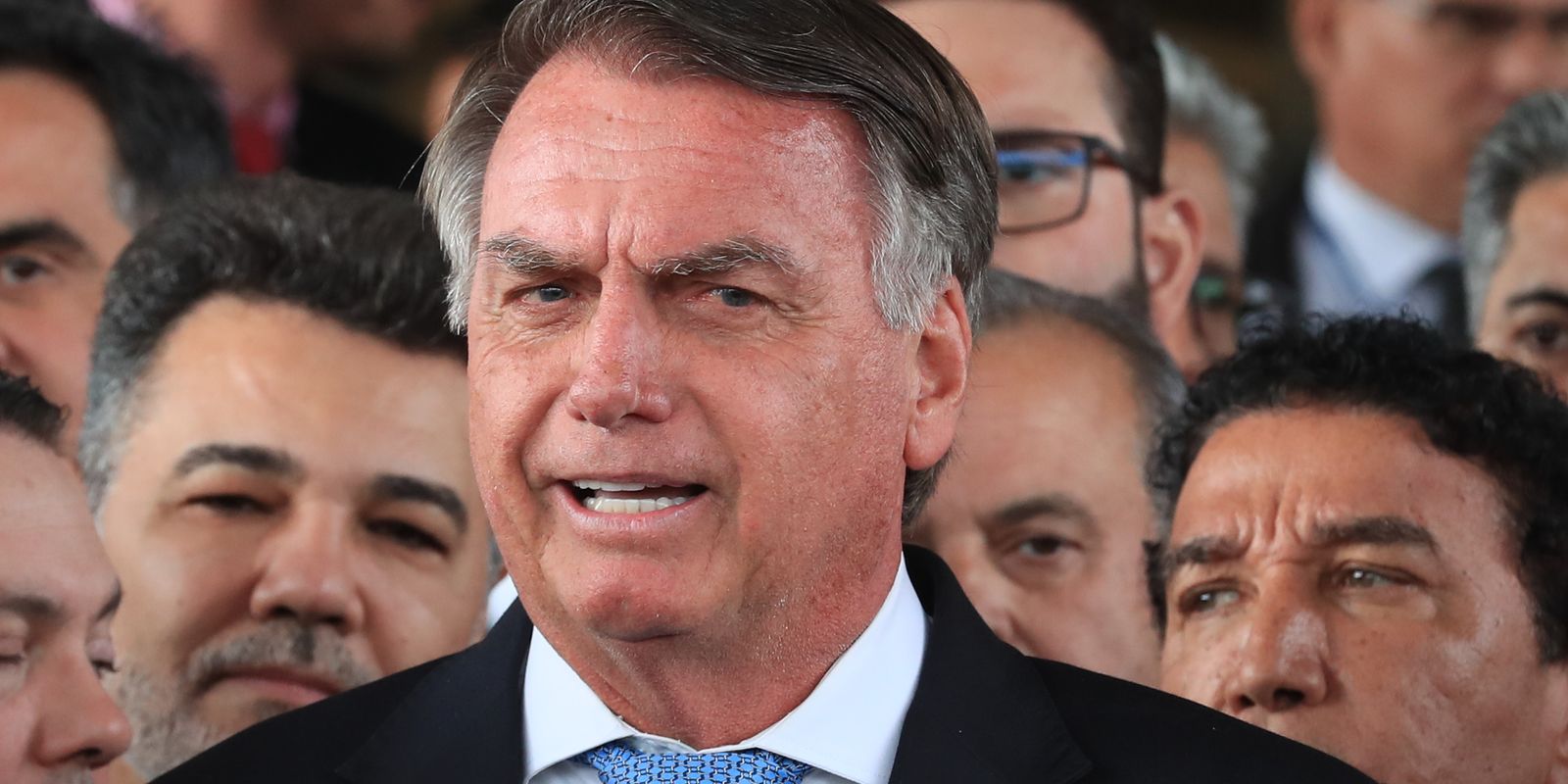 moraes-da-24-horas-para-bolsonaro-explicar-uso-de-redes-sociais
