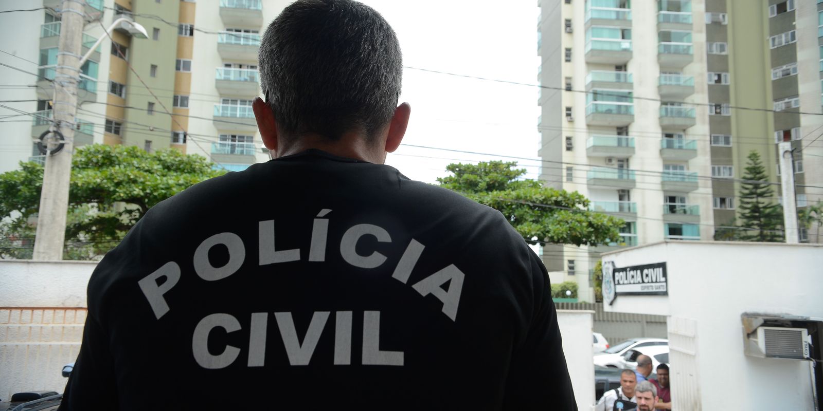 rio:-3-pessoas-sao-presas-em-acao-para-conter-confronto-entre-faccoes