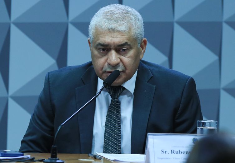 Lula Marques/ Agência Brasil. Brasília - 22/09/2025 -A CPMI do INSS durante depoimento do empresário, Rubens Oliveira Costa, apontado como sócio de Antônio Carlos Camilo Antunes, conhecido como