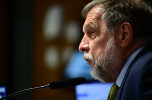 sindrome-de-phelan-mcdermid:-senado-estuda-criacao-de-dia-nacional-de-conscientizacao