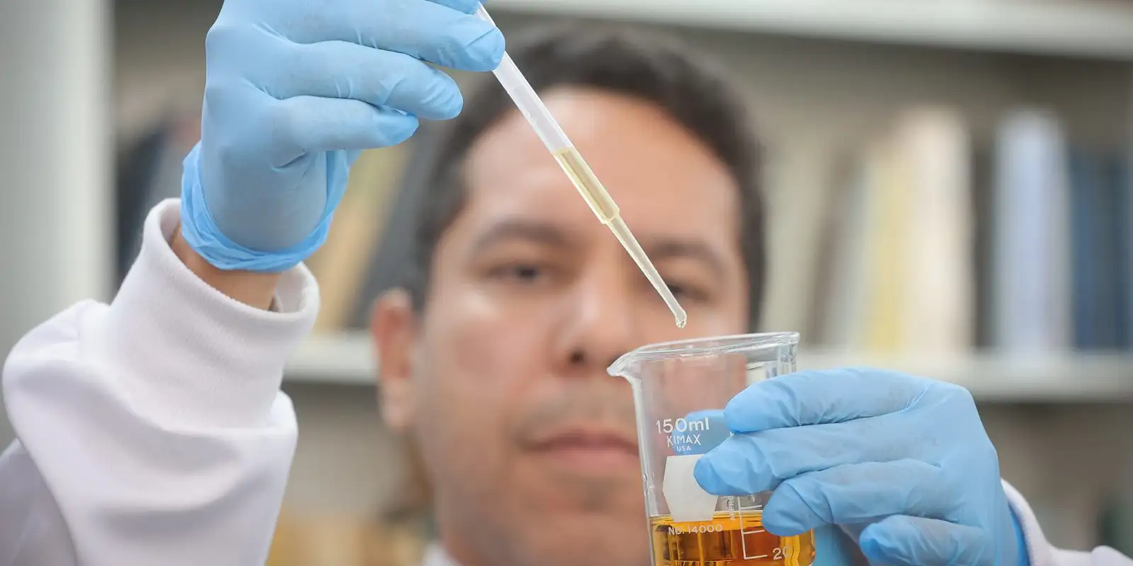metanol:-crise-completa-um-mes-com-alerta-para-falsificacao-de-bebidas