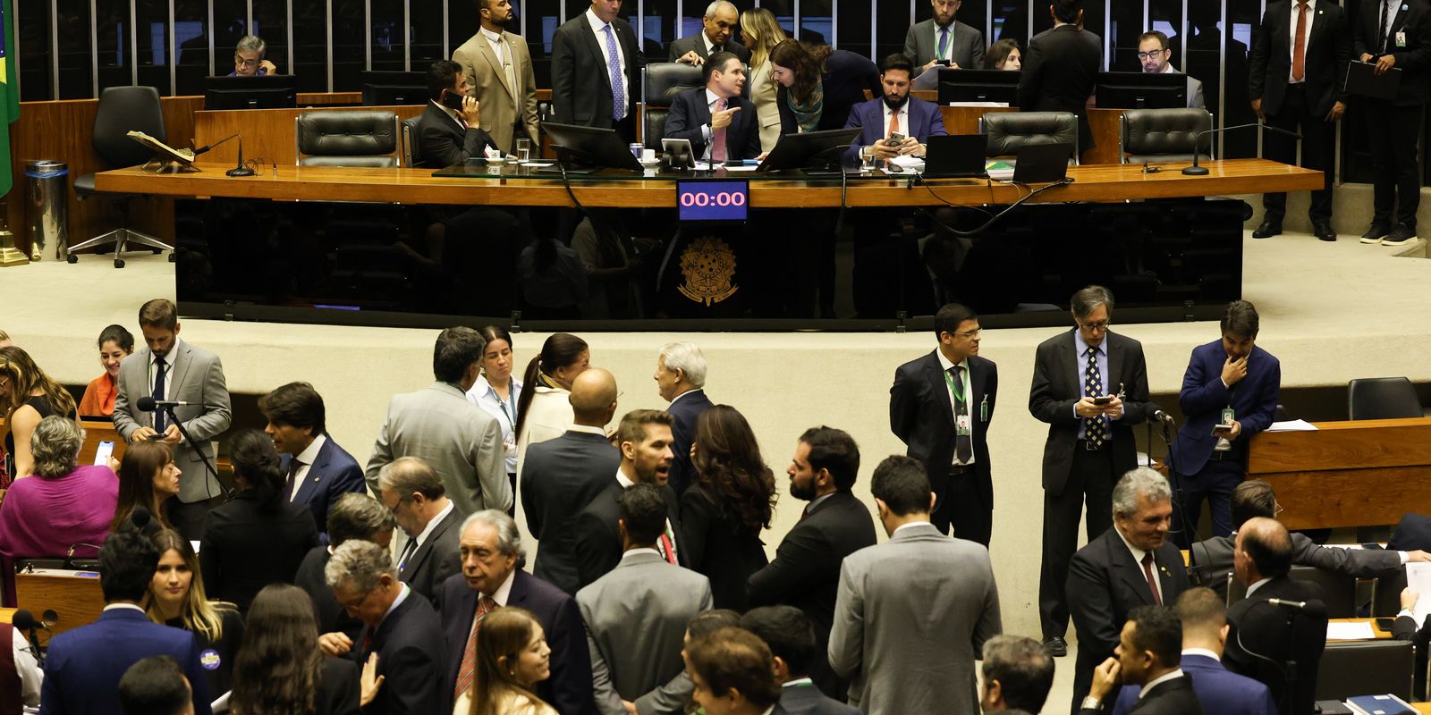 camara-aprova-ampliacao-gradual-da-licenca-paternidade