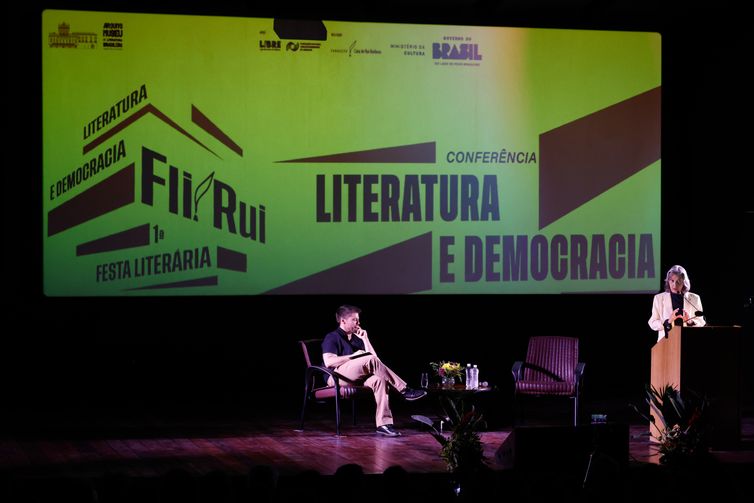 Fernando Frazão/Agência Brasil Rio de Janeiro (RJ), 29/11/2025 – A ministra do STF Carmen Lúcia fala sobre literatura e democracia na Festa Literária da Casa de Rui Barbosa. Foto: Fernando Frazão/Agência Brasil