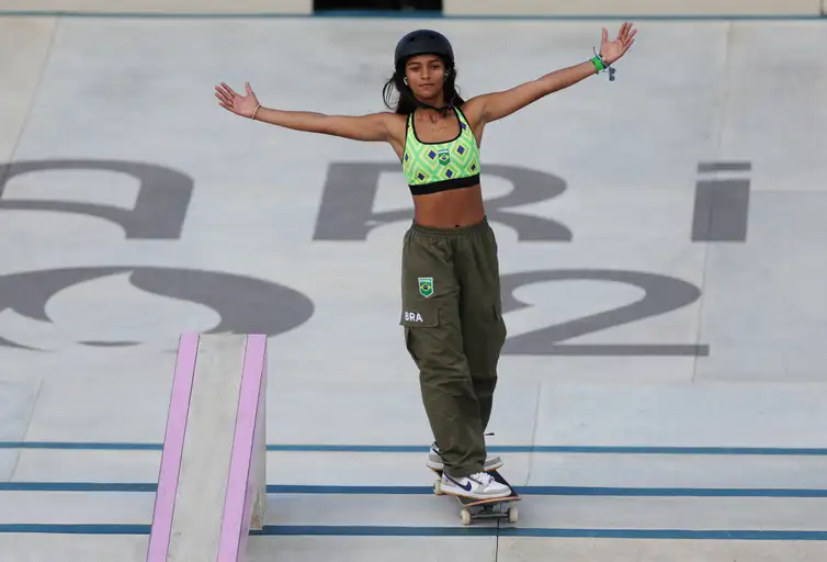 Paris 2024 Olympics - Skateboarding - Women's Street Final - La Concorde 3, Paris, France - July 28, 2024.  Rayssa Leal of Brazil reacts during the final. REUTERS/Pilar Olivares