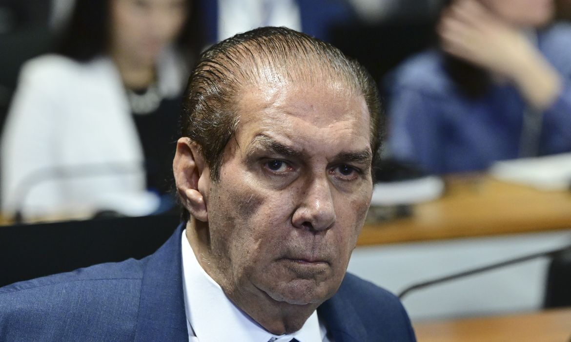 Comissão de Constituição, Justiça e Cidadania (CCJ) realiza reunião para sabatinar indicados para o Superior Tribunal Militar (STM), Procuradoria-Geral da República (PGR), Conselho Nacional de Justiça (CNJ) e Conselho Nacional do Ministério Público (CNMP).    Bancada:  senador Jader Barbalho (MDB-PA).    Foto: Geraldo Magela/Agência Senado