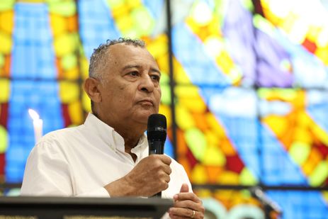 Rio de Janeiro (RJ), 14/03/2026 - Antônio Francisco da Silva Neto, pai de Marielle Franco, fala no fim da missa em memória da vereadora e de Anderson Gomes na Igreja de Nossa Senhora do Parto. Foto: Rovena Rosa/Agência Brasil