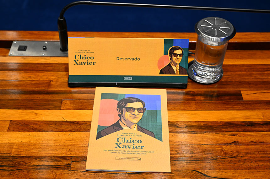 senado-entrega-na-terca-comenda-chico-xavier-para-instituicoes-filantropicas