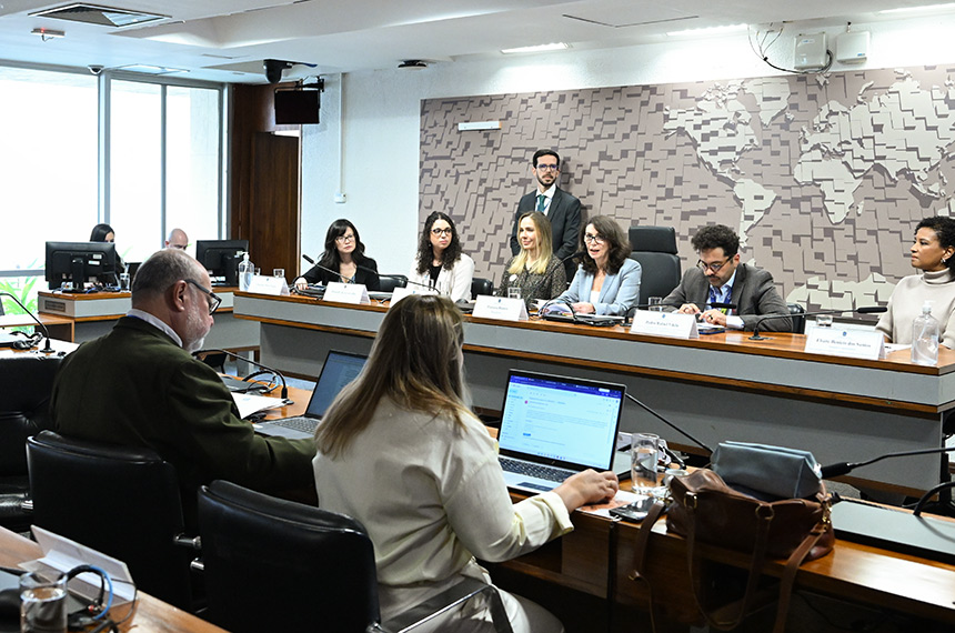 debatedores-defendem-acoes-para-conter-violencia-contra-jornalistas-nas-eleicoes