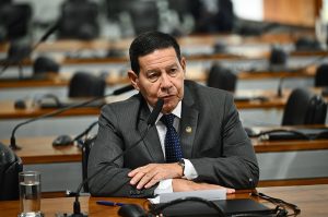 cre-quer-ouvir-mauro-vieira-sobre-afirmacao-de-risco-de-acao-militar-dos-eua