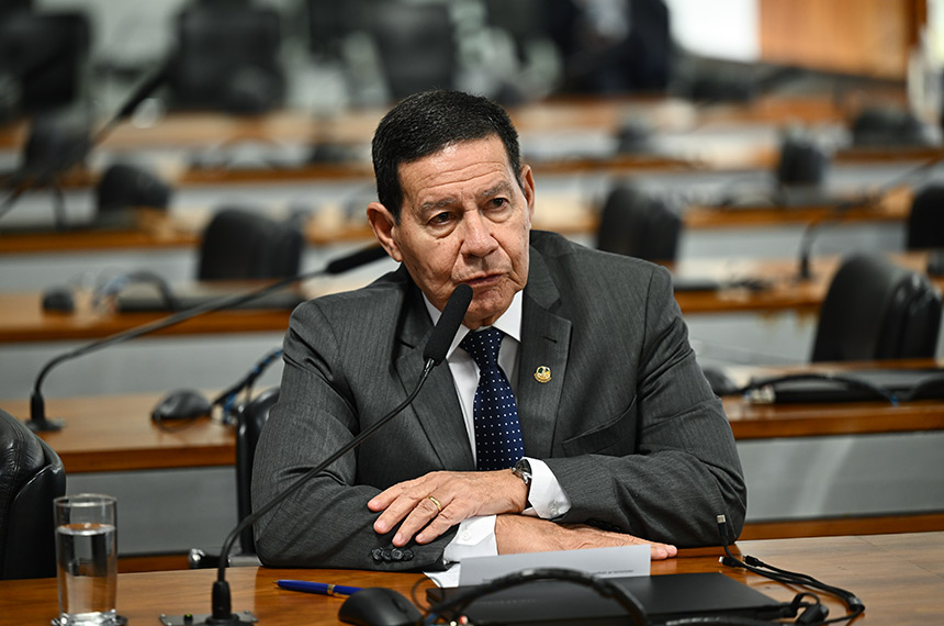cre-quer-ouvir-mauro-vieira-sobre-afirmacao-de-risco-de-acao-militar-dos-eua