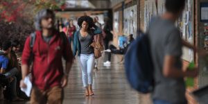 mais-de-54%-dos-graduandos-ja-abandonaram-curso-para-cuidar-dos-filhos