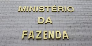 com-precatorios,-previsao-de-deficit-primario-soma-r$-52-bilhoes