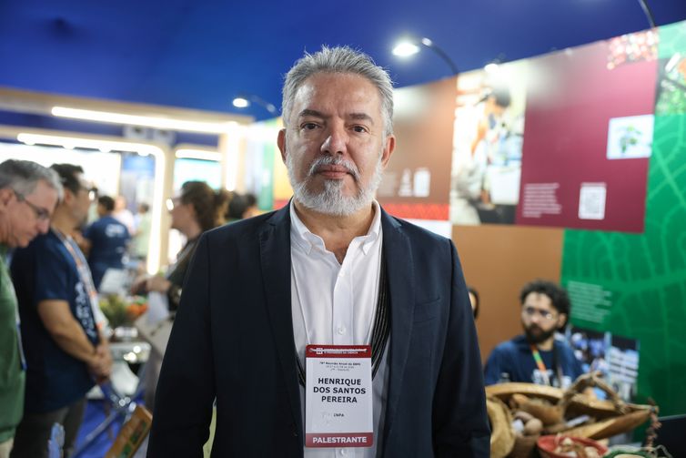 Tomaz Silva/Agência Brasil Rio de Janeiro (RJ), 29/07/2026 – O diretor do Instituto Nacional de Pesquisas da Amazônia (INPA), Henrique dos Santos Pereira na ExpoT&C, maior feira científica da América Latina durante a SBPC, na Universidade Federal Fluminense, em Niterói (RJ). Foto: Tomaz Silva/Agência Brasil