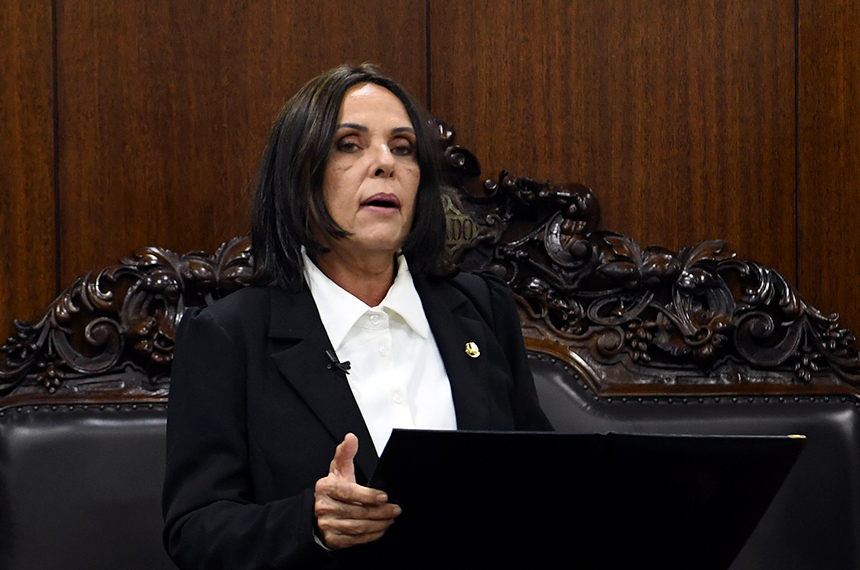 lourdinha-pereira-toma-posse-no-senado-no-lugar-de-ana-paula-lobato