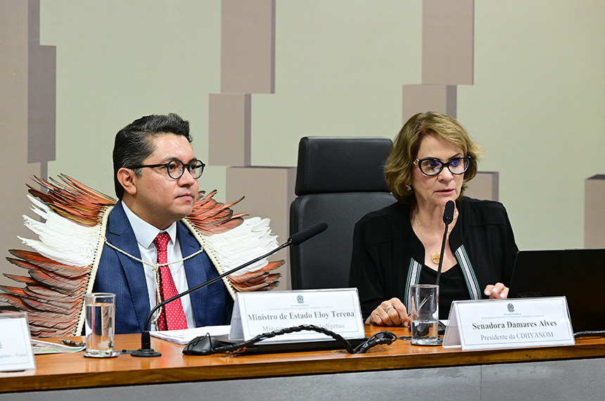 debatedores-cobram-transparencia-na-aplicacao-de-recursos-para-os-ianomamis