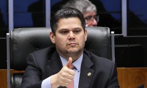 fim-da-escala-6×1:-lideres-do-senado-veem-chance-de-votacao-entre-1o-e-2o-turno-das-eleicoes