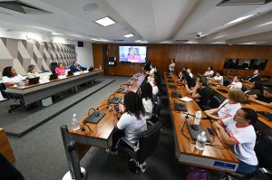 mulheres-com-implante-contraceptivo-banido-pedem-politica-de-assistencia