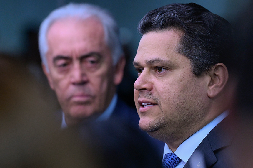 pecs-do-fim-da-escala-6×1-e-da-seguranca-publica-chegam-a-ccj-do-senado