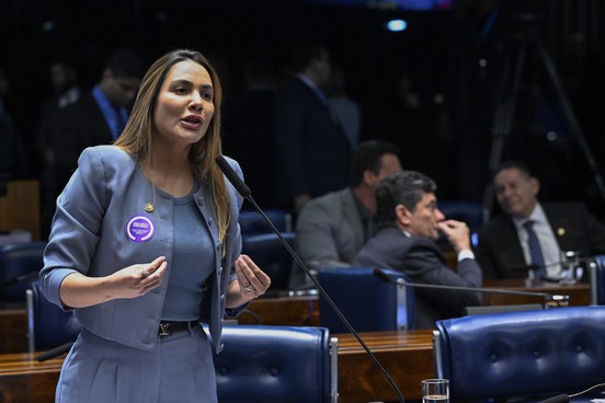 Ana Paula Lobato04.jpg