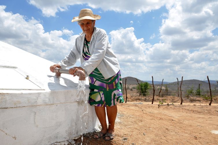 Desertificação no Brasil ameaça água, alimento, clima e biodiversidade. Cisterna construída com ajuda da ASA para garantir que famílias tenham acesso à água potável. Crédito: ASA / Divulgação