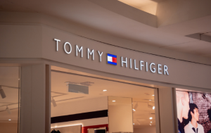 como-a-tommy-hilfiger-constroi-percepcao-de-valor