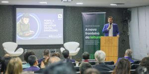 pesquisa-mostra-que-celular-impulsiona-a-leitura-digital-no-brasil
