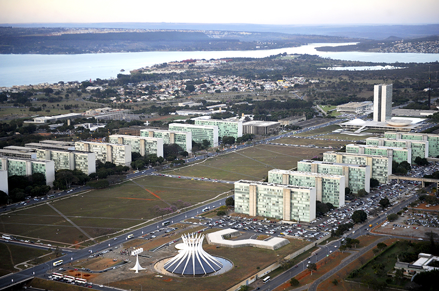 proposta-orcamentaria-preve-preenchimento-de-53.530-vagas-no-setor-publico