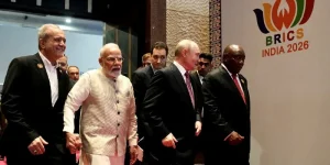 com-ira-e-emirados-arabes-no-bloco,-brics-pede-calma-no-oriente-medio