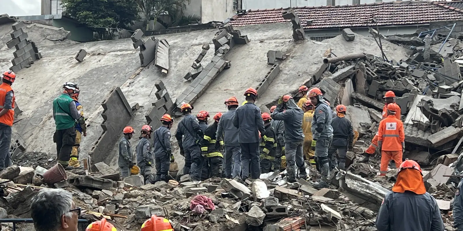 desabamento-de-predio-em-construcao-deixa-dois-mortos-em-sao-paulo