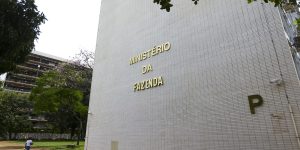 governo-reduz-projecao-do-pib-para-2%-em-2026-e-2,3%-em-2027
