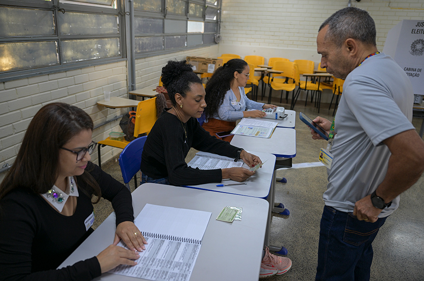 apuracao-das-eleicoes-comeca-as-17h;-veja-balanco-parcial-do-tse