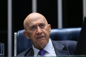 para-confucio,-mudanca-de-governo-nao-pode-interromper-politicas-publicas