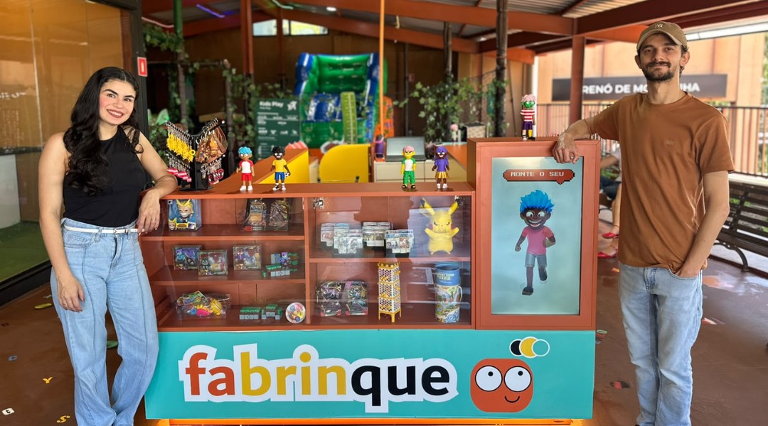 casal-de-engenheiros-cria-boneco-colecionavel-personalizado-e-fatura-r$-100-mil