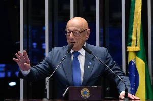 esperidiao-amin-agradece-a-eleitores-e-propoe-homenagem-a-juarez-machado