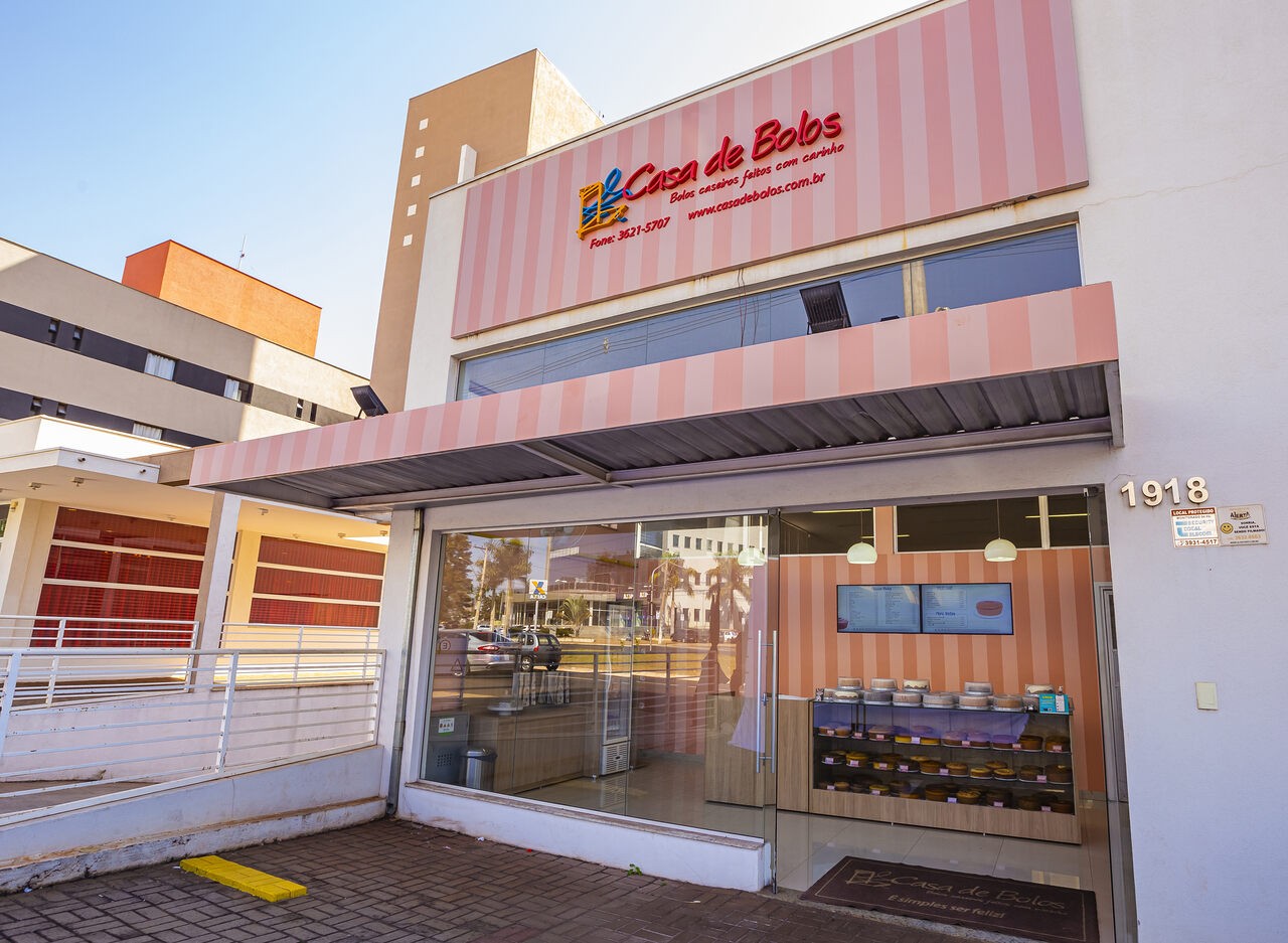 marca-se-pronuncia-apos-cliente-encontrar-rato-morto-dentro-de-bolo-comercializado-por-franquia-da-rede