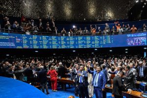 entidades-patronais-criticam-fim-da-escala-6×1