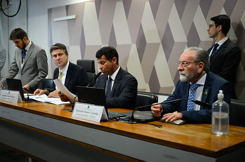 comissao-mista-aprova-mp-que-exige-exame-para-exercicio-da-medicina