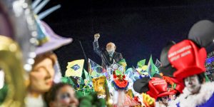 pge:-desfile-de-carnaval-sobre-lula-nao-foi-propaganda-antecipada