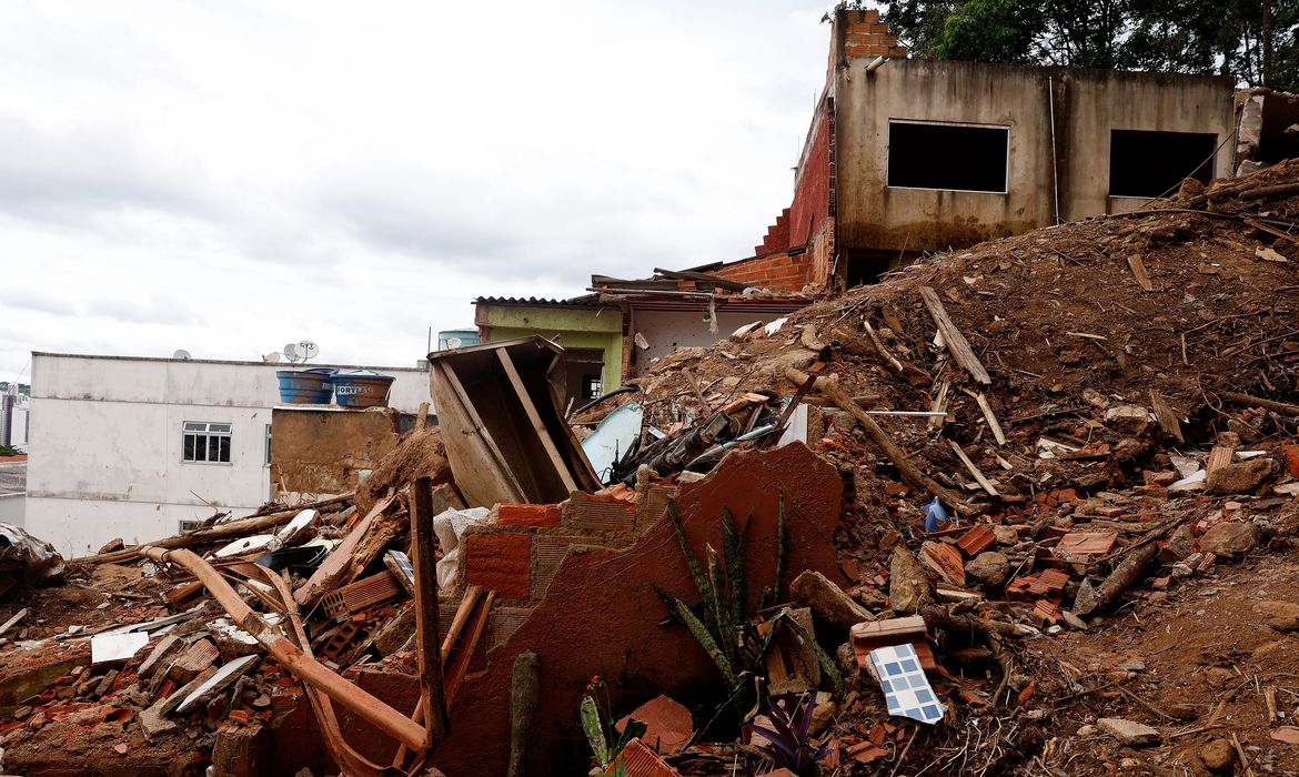 Juiz de Fora (MG), 19/03/2026 - Bairro Paineiras, localizado próximo ao Morro do Cristo, um dos lugares mais afetados na cidade. Um mês depois dos deslizamentos e alagamentos que causaram a morte de mais de 70 pessoas em Juiz de Fora, além de deixar milhares de pessoas desabrigadas.   Foto: Tânia Rêgo/Agência Brasil